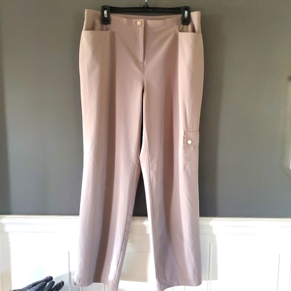 WEEKENDS BY CHICO'S cargo pant 1 Short